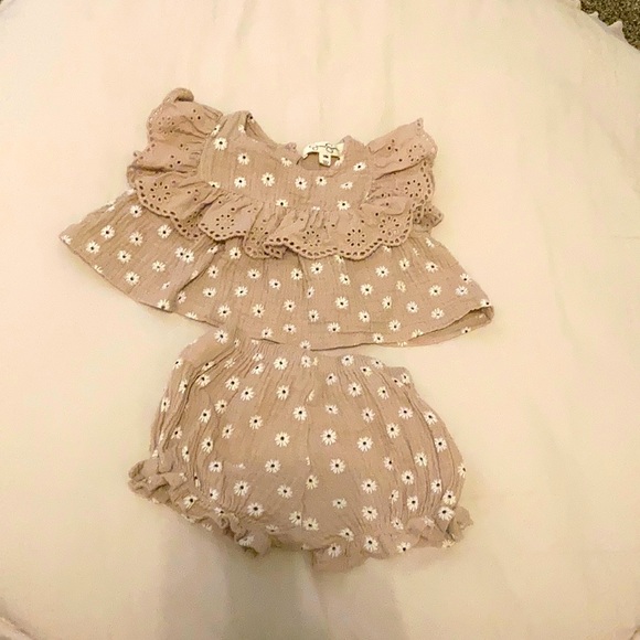Jessica Simpson Other - Jessica Simpson gauze floral set